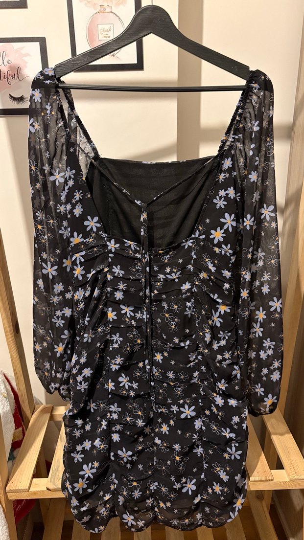 Drapeli Siyah Çiçekli Midi Elbise - Görsel 2