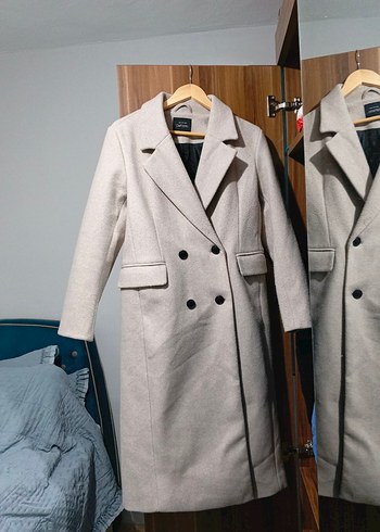 Düğmeli Bej Uzun Kaban - Görsel 2