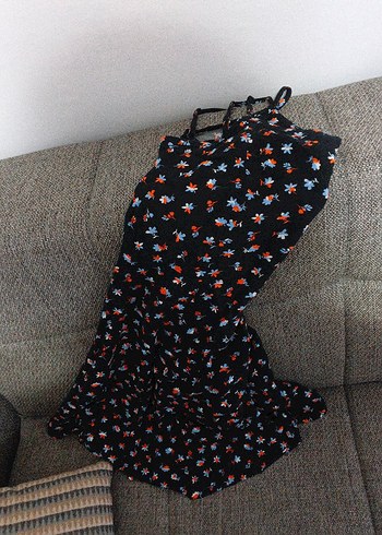 Kısa Kollu, V Yakalı Çiçek Desenli Kadın elbise - Görsel 5