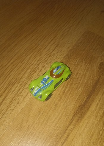 Parlak Yeşil Oyuncak Araba - Görsel 2