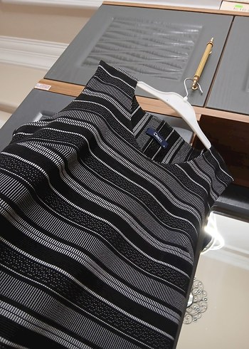 V Yaka Çizgili Midi Gri Elbise - Görsel 2