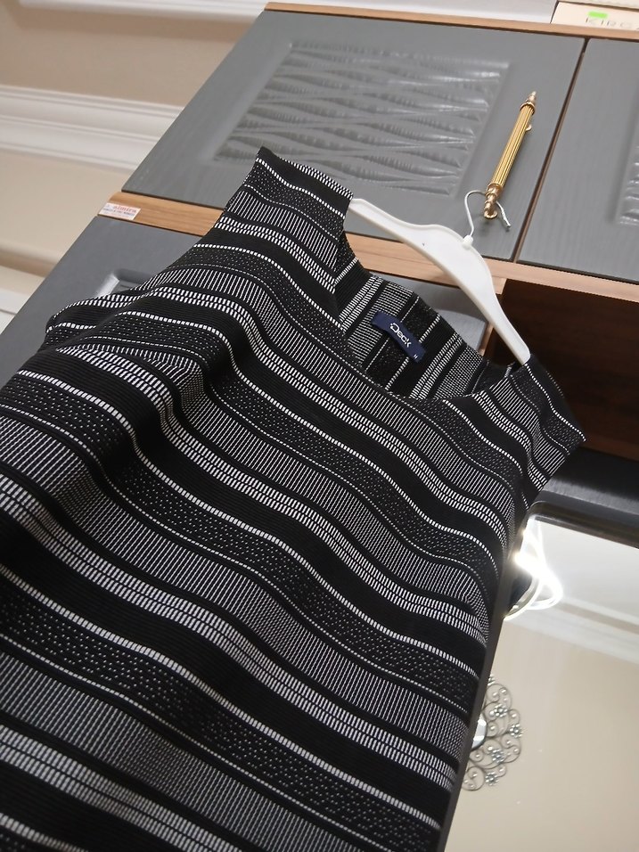 V Yaka Çizgili Midi Gri Elbise - Görsel 2