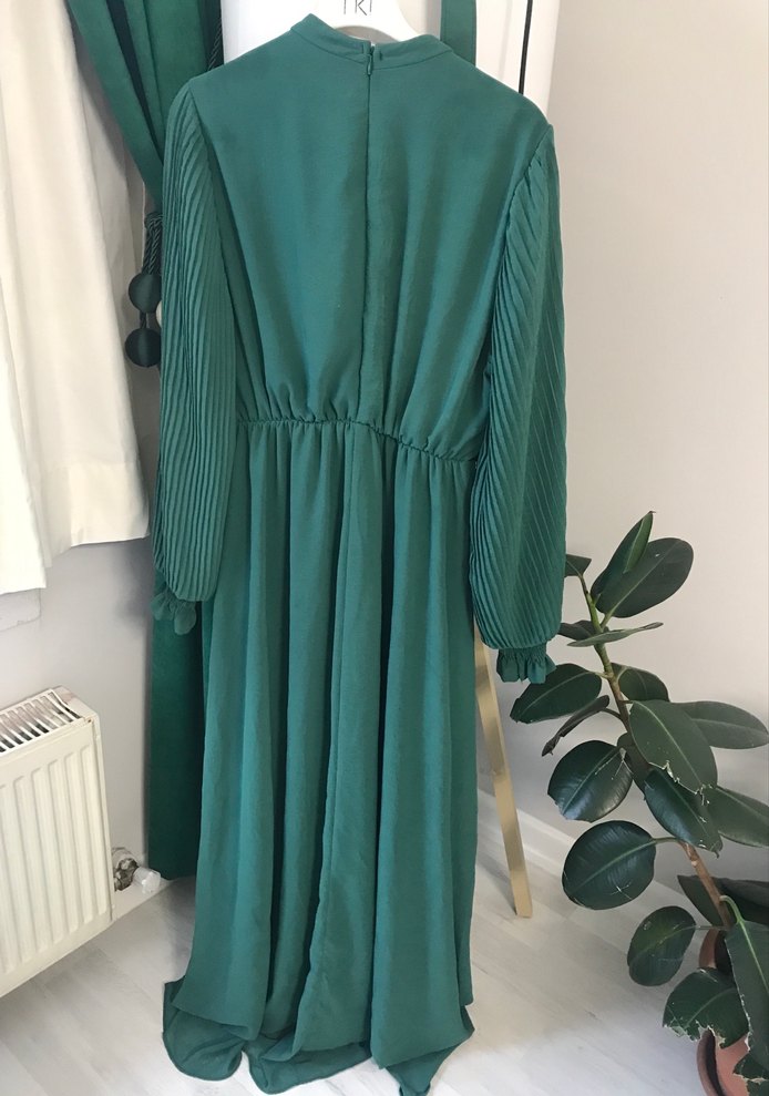 Yeşil Pilili Uzun Kadın Abiye Elbise - Görsel 3