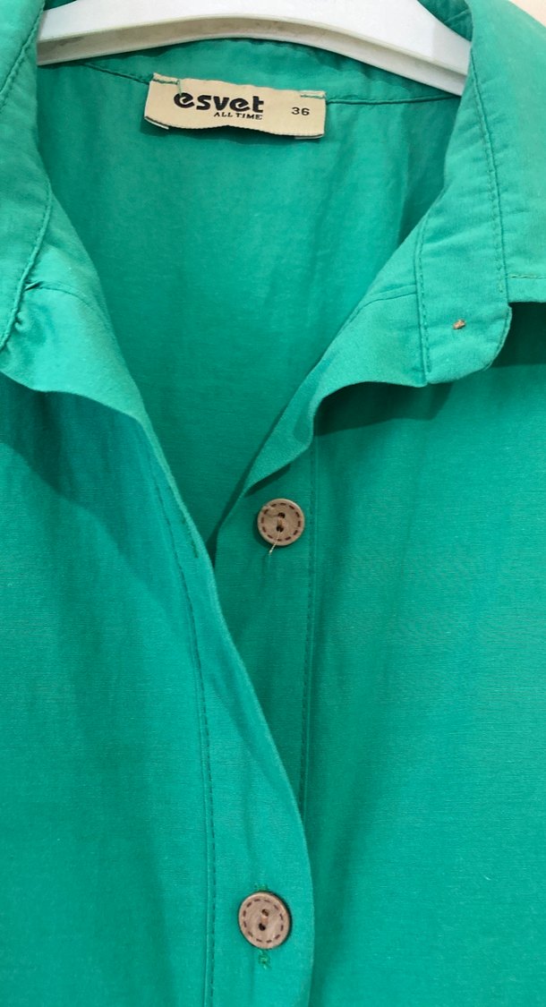 Düğmeli Uzun Kollu Yeşil Keten Gömlek - Görsel 3