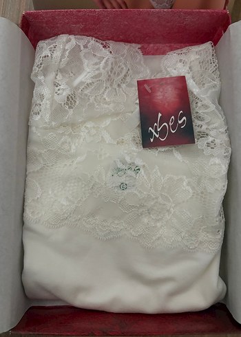 Dantel Detaylı Beyaz Mini Büstiyer - Görsel 2