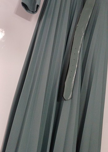 Uzun Pilili Yeşil Kadın Elbise - Görsel 2