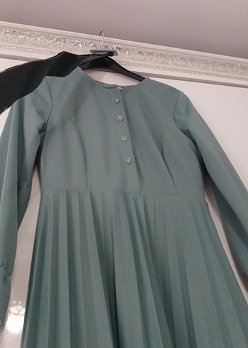 Uzun Pilili Yeşil Kadın Elbise - Görsel 3