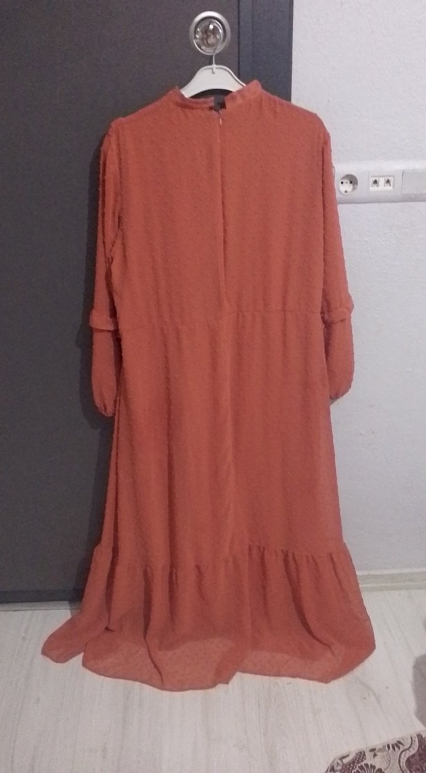 Uzun Kollu Kahverengi Keten Uzun Elbise - Görsel 3