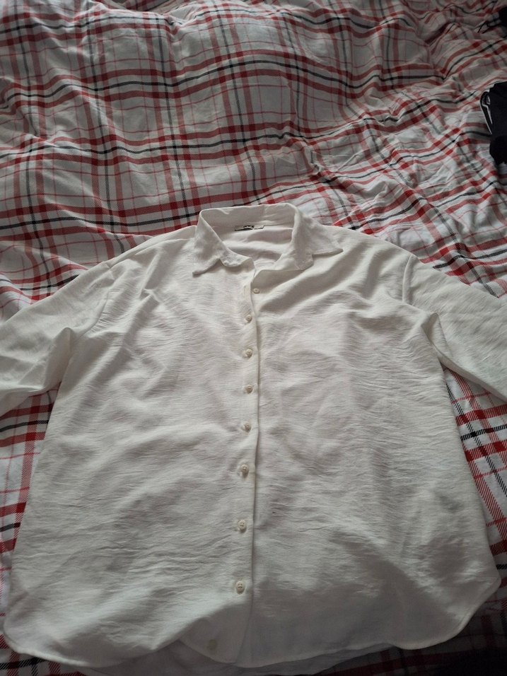 Düğmeli Beyaz Keten Kadın Gömlek - Görsel 2