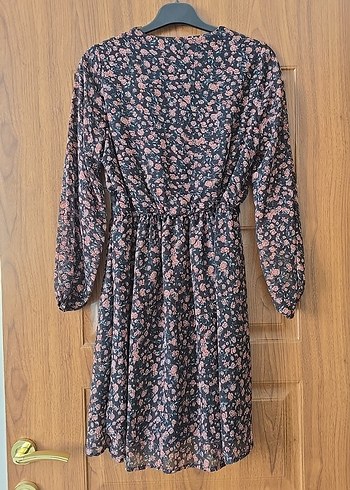 Uzun Kollu V Yakalı Dantel Detaylı Midi Elbise - Görsel 2