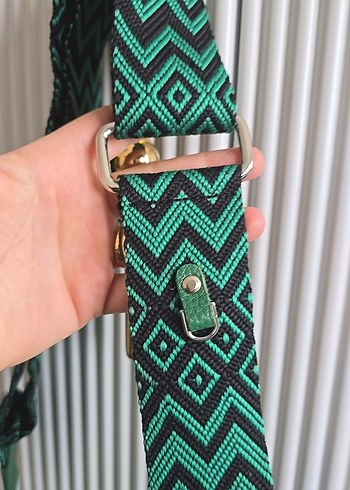 Yılan Desenli Yeşil Çanta - Görsel 3