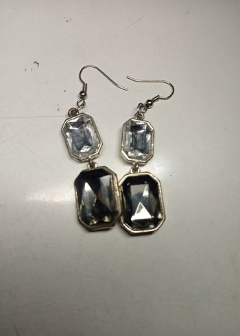 boncuklu küpe ve parlak gri taşlı küpe - Görsel 4