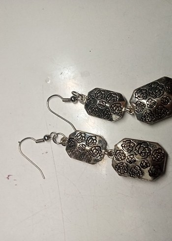 boncuklu küpe ve parlak gri taşlı küpe - Görsel 2