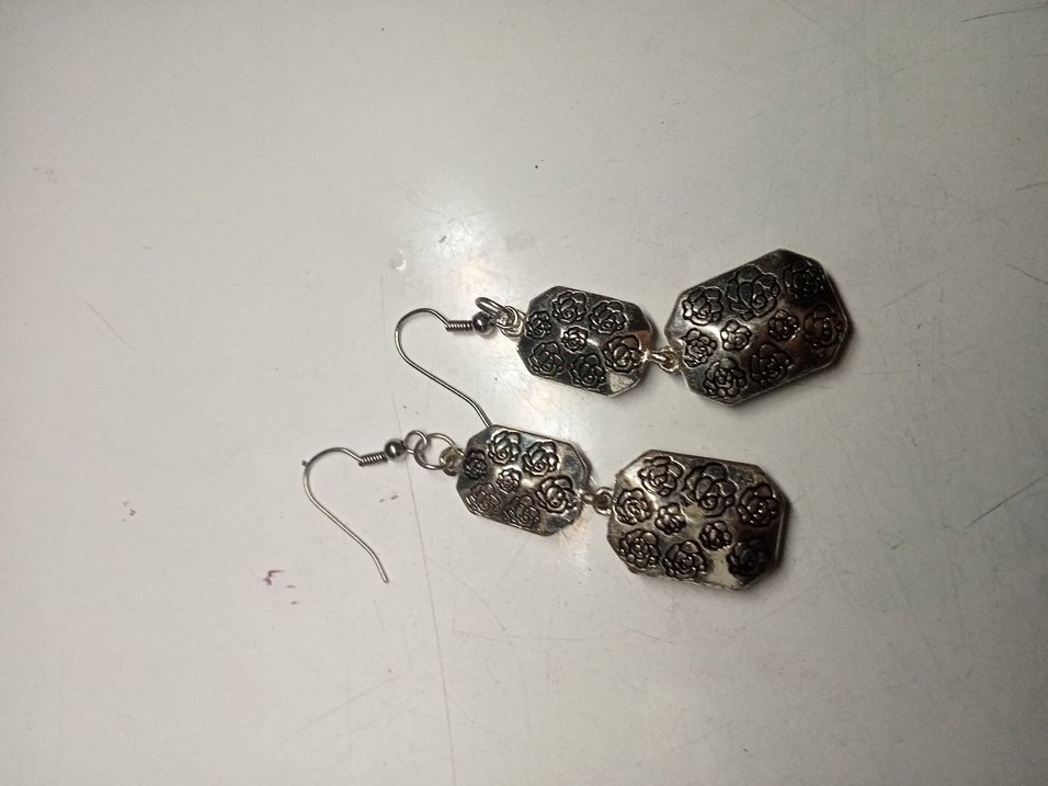 boncuklu küpe ve parlak gri taşlı küpe - Görsel 2