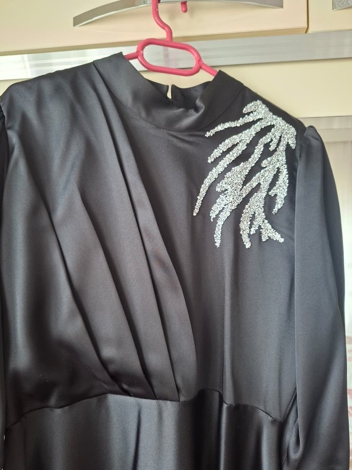 Siyah Tesettürlü Abiye - Görsel 3