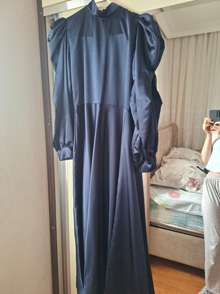 Uzun Lacivert Tesettüre Uygun Abiye - Görsel 5