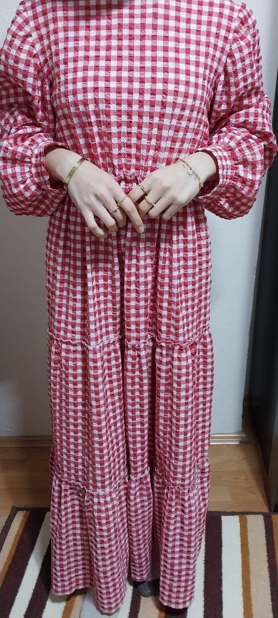 Kırmızı beyaz kare çizgili günlük belden lastikli elbise - Görsel 3