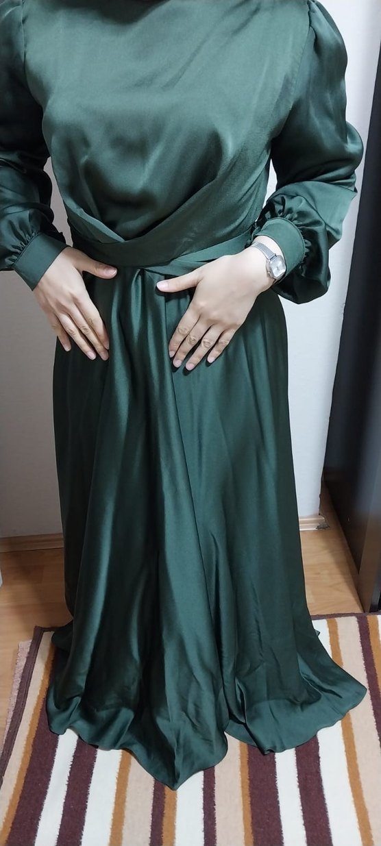 Uzun Yeşil Elbise - Görsel 3