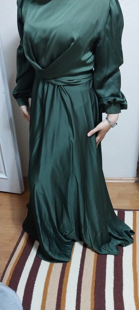 Uzun Yeşil Elbise - Görsel 2