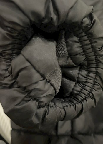 Kadın Siyah Kapüşonlu Kışlık Mont - Görsel 3