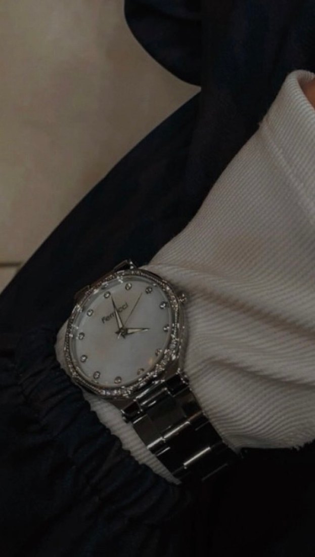 Gümüş Renkli Taşlı  Kadın Kol Saati - Görsel 2