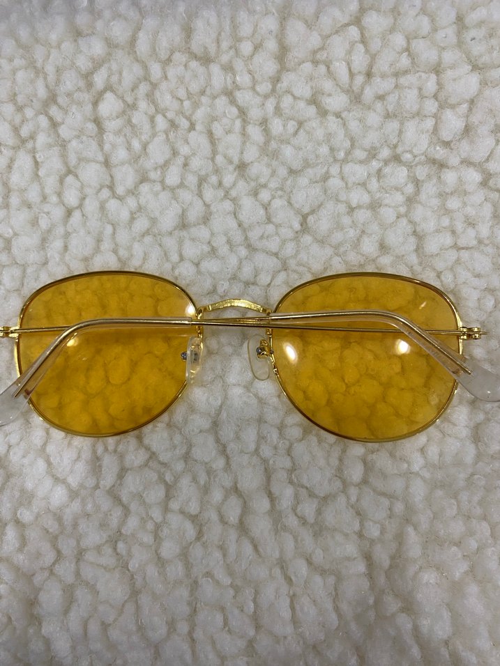 Sarı Parlak Kadın Gözlüğü - Görsel 3