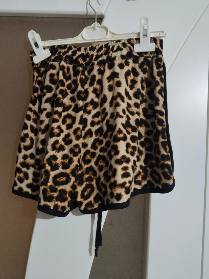 Leopar Desenli Kısa Kadın Şort S-M - Görsel 2