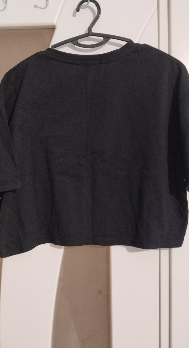 Siyah Yılan Desenli Kısa Kollu Crop Bol Kesim - Görsel 2