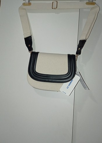 LC Waikiki Ekru Siyah Minimal Capraz Canta