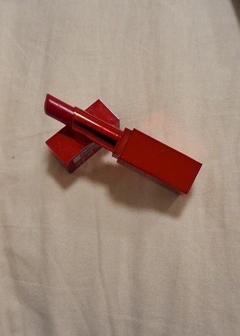 Teknik Koyu Kırmızı Ruj - Görsel 3