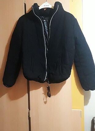 Siyah M beden Mont. 1 kez giyildi.