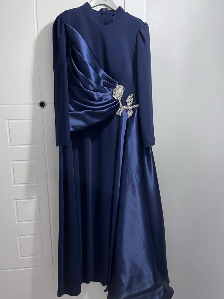 Uzun Kollu Mavi İşlemeli Abiye Elbise - Görsel 2