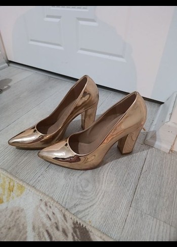 Kadın Parlak Altın Topuklu Stiletto - Görsel 3