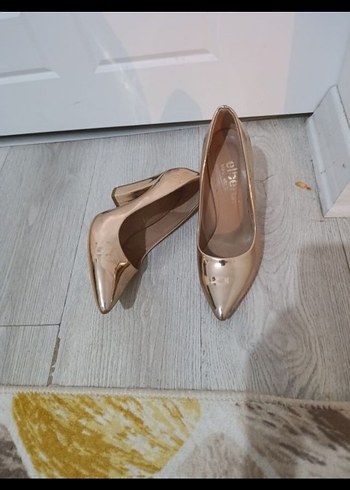 Kadın Parlak Altın Topuklu Stiletto - Görsel 4