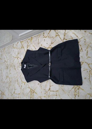 Kemerli Siyah Kolsuz Mini Yelek - Görsel 3