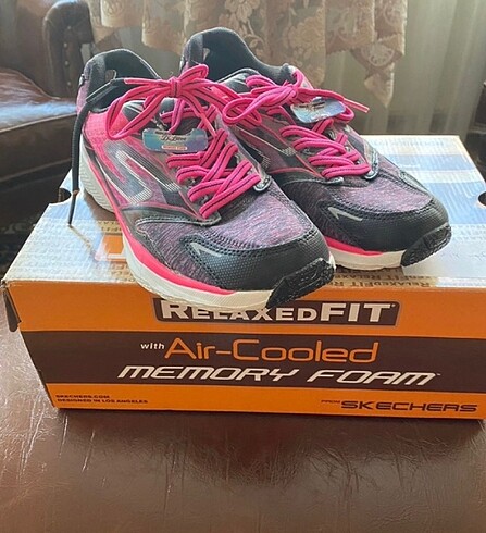 Skechers spor ayakkabı