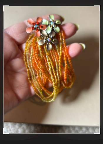 Çiçek Detaylı Renkli Boncuklu Kadın Bileklik - Görsel 2