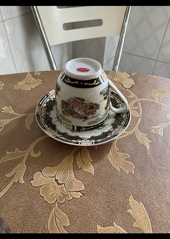 Desenli Beyaz İnce Seramik Fincan ve Tabağı - Görsel 3