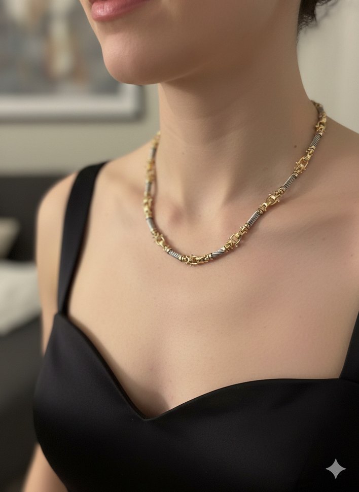 Zincir Detaylı Altın Renk Kadın Kolye - Görsel 2