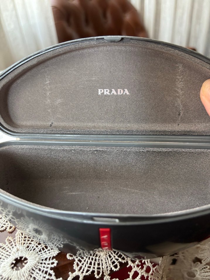 Prada Gri Baskılı Kadın Gözlük kılıfı - Görsel 3