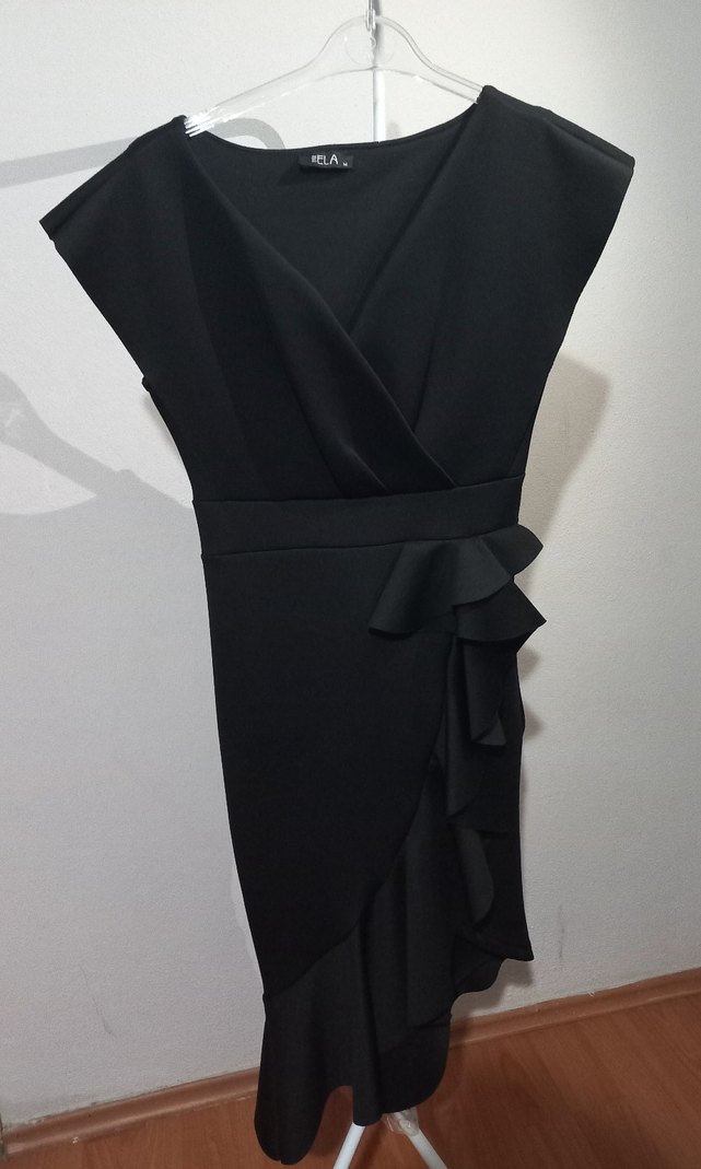 Siyah Volanlı V Yaka Kadın Elbise - Görsel 2