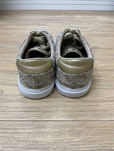 38 Beden Orijinal guess ayakkabı