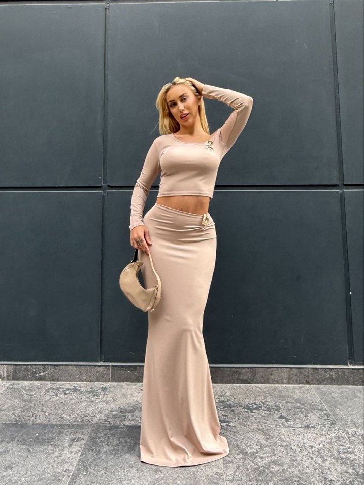 Bej Uzun Sade Kadın Elbise - Görsel 3