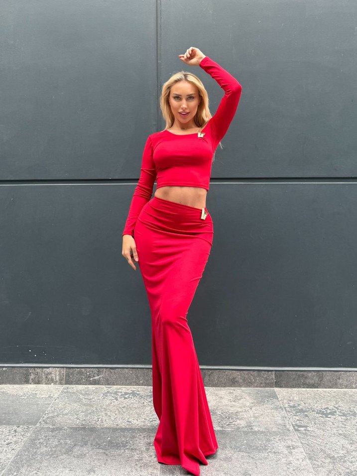 Uzun Kollu Kırmızı Parlak Kadın Elbise - Görsel 4