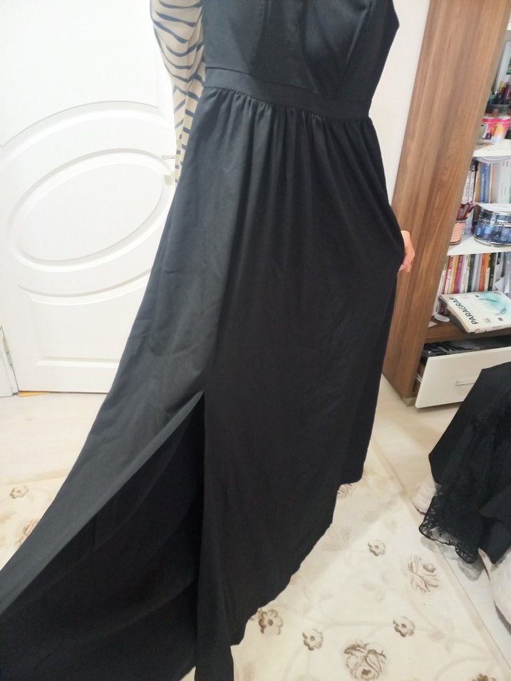 Siyah Uzun V Yaka Askılı elbise - Görsel 4