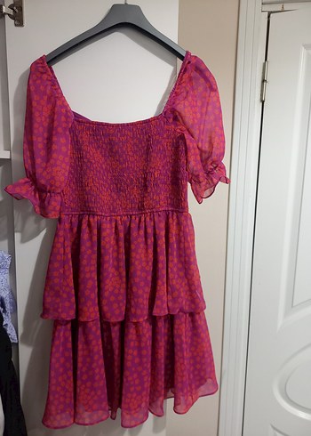 çiçekli pembe ve morlu kat kat elbise - Görsel 3