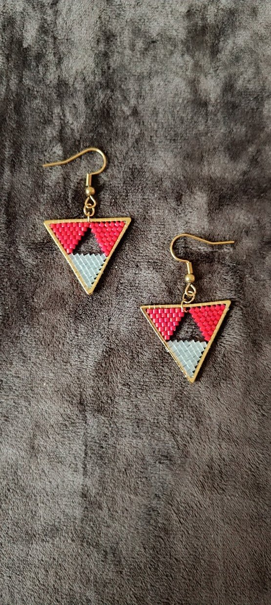 Miyuki Üçgen Sallantılı Tasarım Küpe - Görsel 2