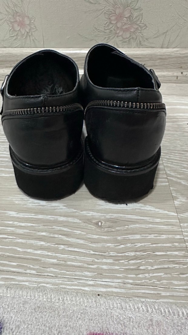 Siyah Deri Tokalı Kadı.  Klasik Ayakkabı - Görsel 4