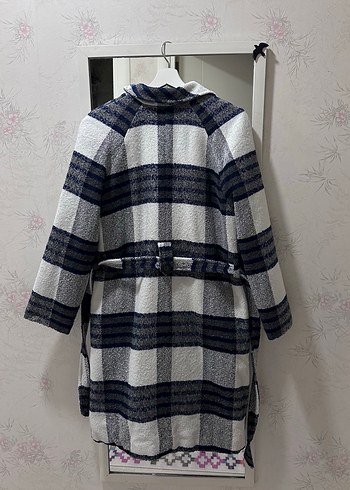 Gri Ekose Desenli Düğmeli Kadın Kaban - Görsel 4