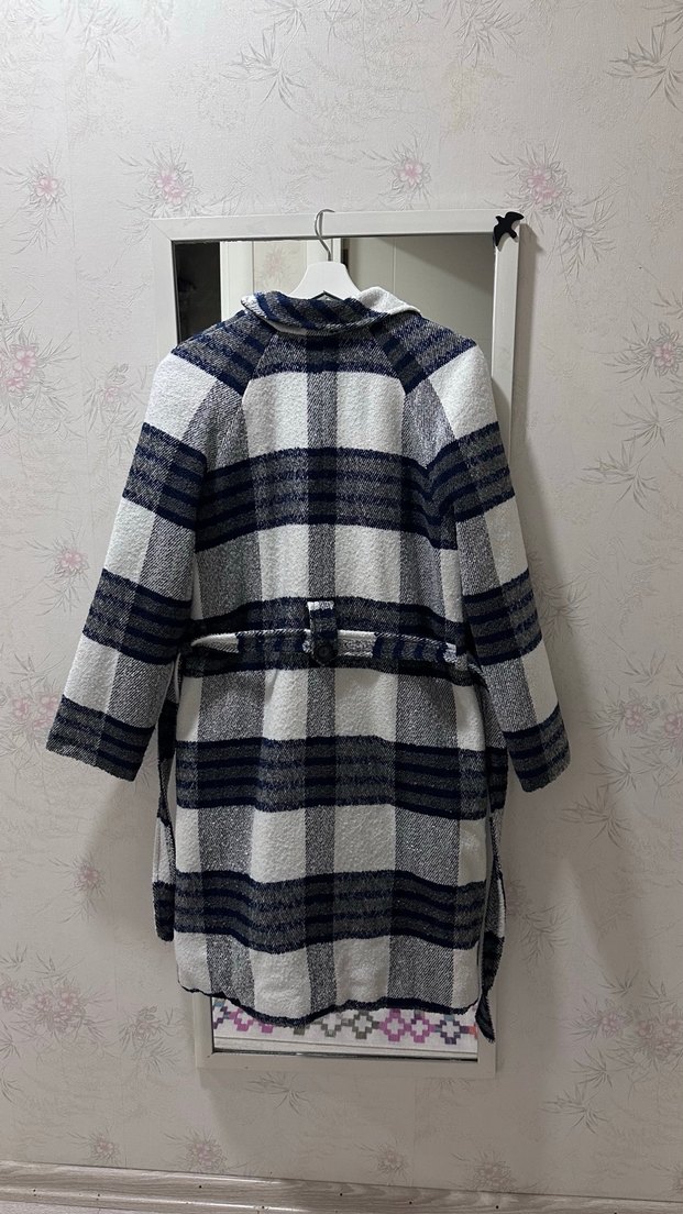 Gri Ekose Desenli Düğmeli Kadın Kaban - Görsel 4